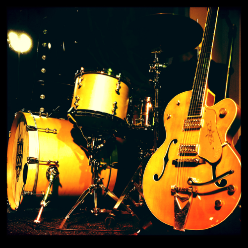 guitare batterie instruments de musique guitare batterie batteur guitariste community management et création de site